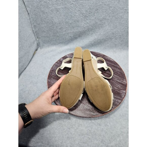 Liz Claiborne White Wedge Sandals with Crisscross Straps & Buckle Closure  Size - Picture 11 of 12